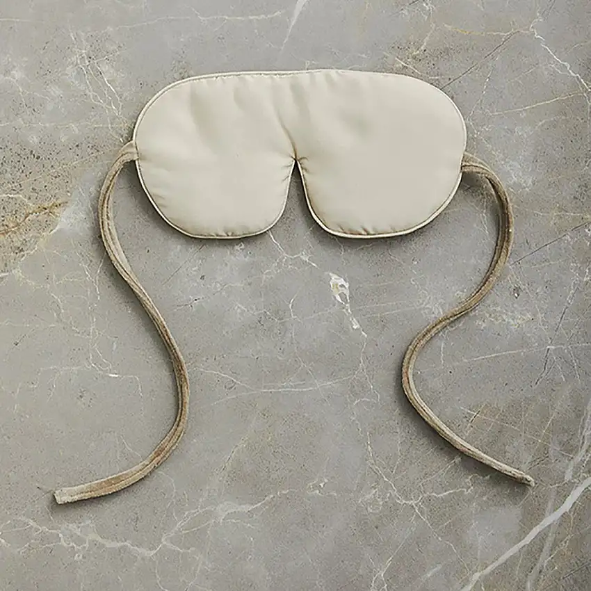 AYÜ | Sovemaske i 100% silke - råhvid