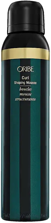 En formgivende mousse til krøllet hår 25671640